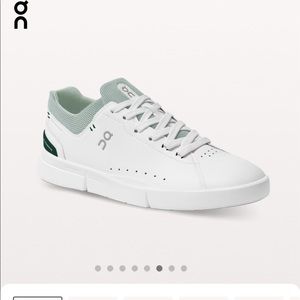 On Running THE ROGER Advantage in White | Juniper Size 9